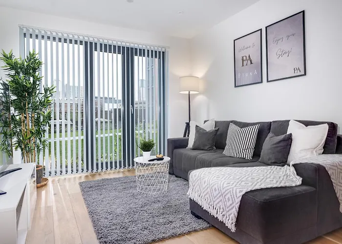 Pluxa Moonstone Metropolis Luxury Getaway In Birmingham City Centre