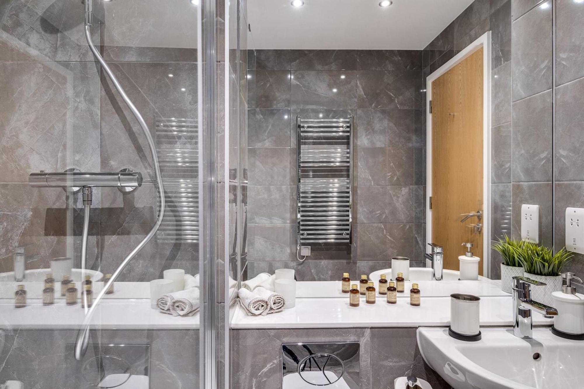 Apartment Pluxa Moonstone Metropolis Luxury Getaway In Centre *