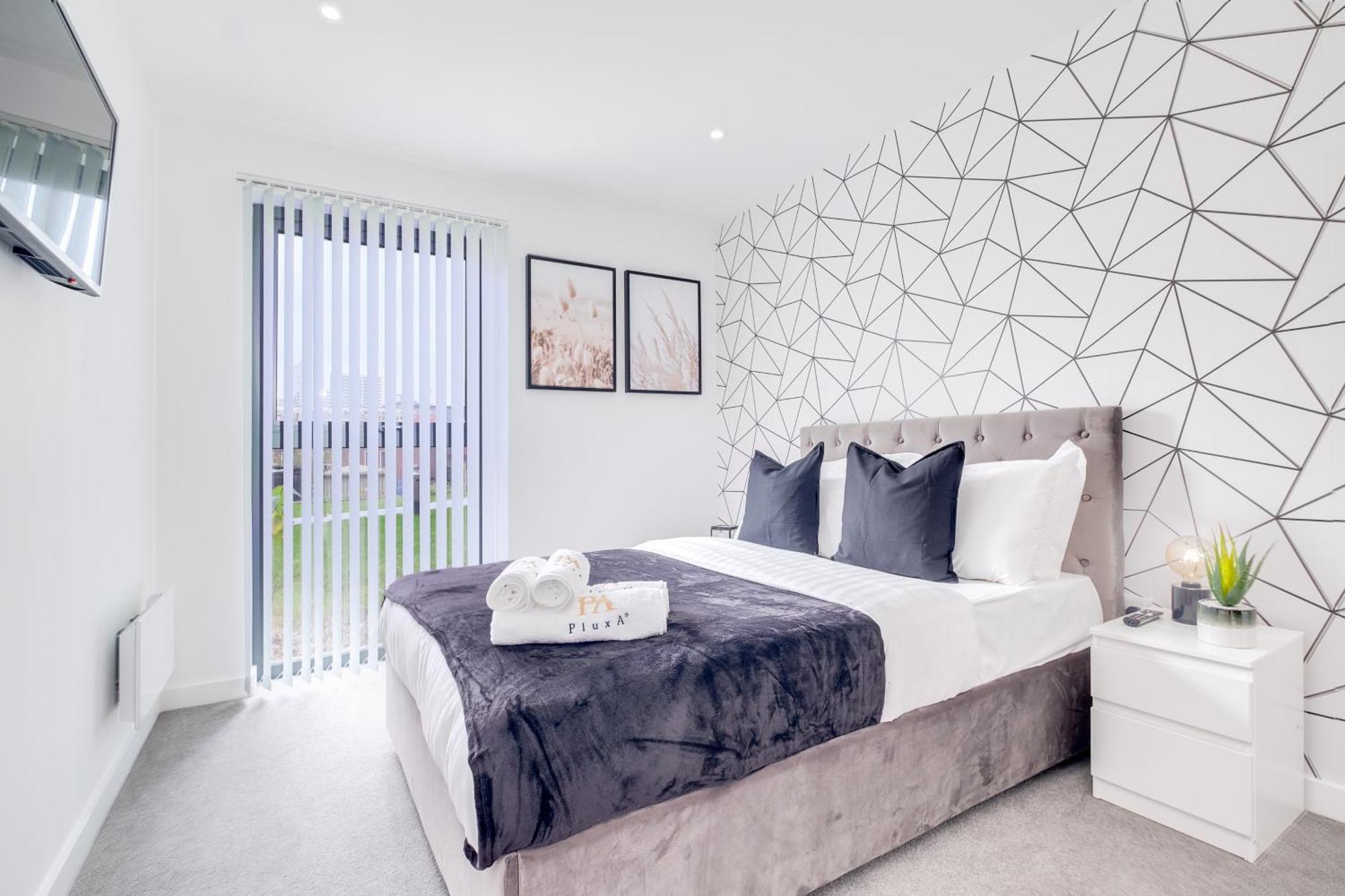 Pluxa Moonstone Metropolis Luxury Getaway In Centre Apartment